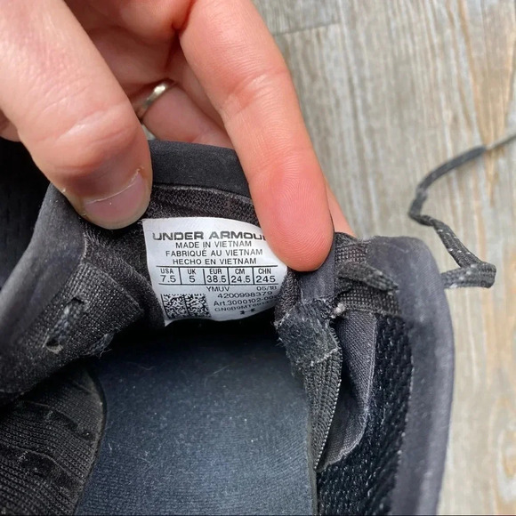 UNDER ARMOUR | Light &  Breathable Running Activity Shoes - Picture 7 of 8